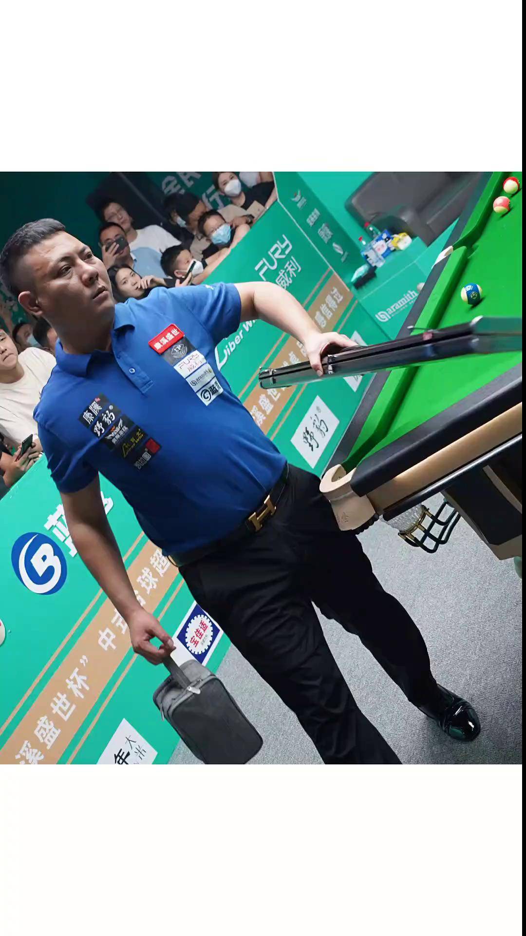 篮球划出一 篮球划出一