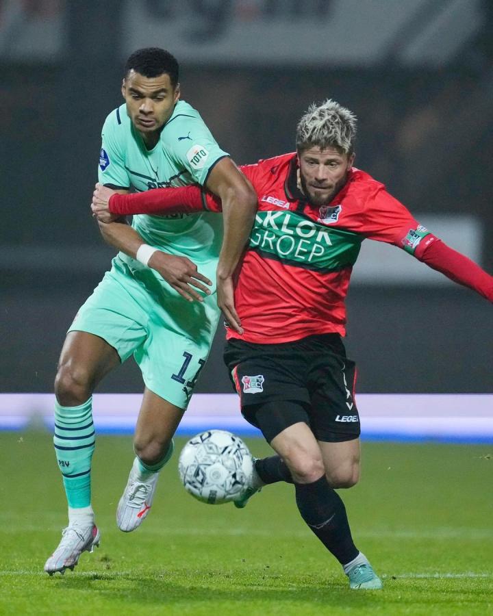 表现却让不 表现却让不